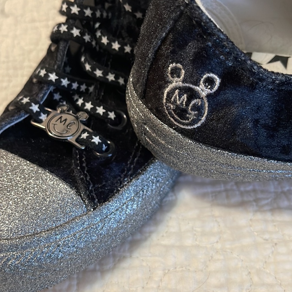 MILEY CYRUS Converse Women's Black and Silver Sneakers - Picture 4 of 5